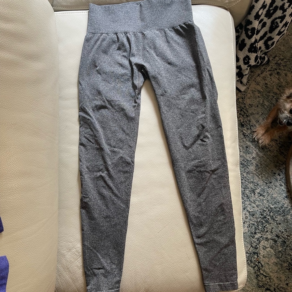 NVGTN grey leggings just butt contour!